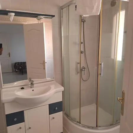 Lägenhet Adelfas 2 *