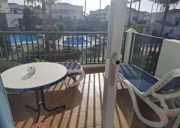 Apartamento Adelfas 2 *