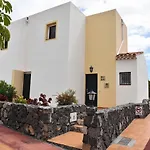 Adelfas 2 Apartment *