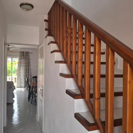 Apartament Adelfas 2 *