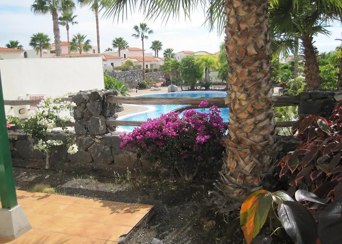 Apartamento Adelfas 2 *