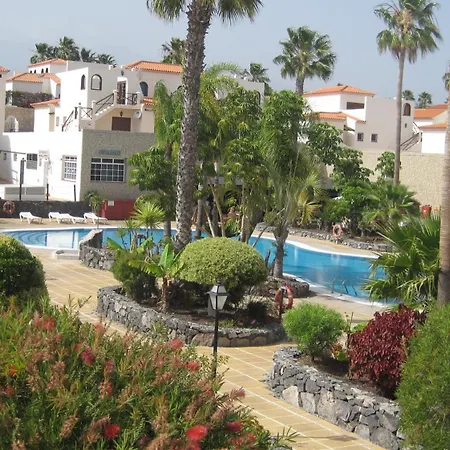 Apartman Adelfas 2 *