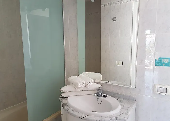 Apartman Adelfas 2 *